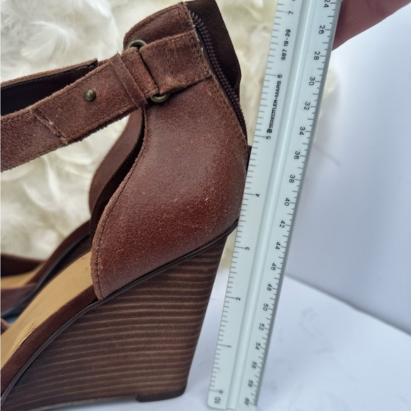 Nine West distressed wedge heel - Picture 4 of 4